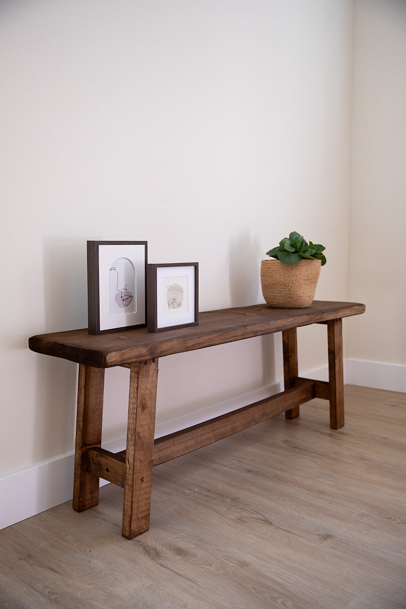 Donkerbruin houten bankje Bee van Baan Woods