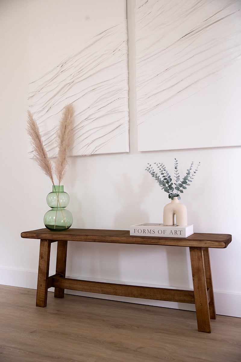 Donkerbruin houten bankje van Baan Woods, perfect voor iedere ruimte in een woning