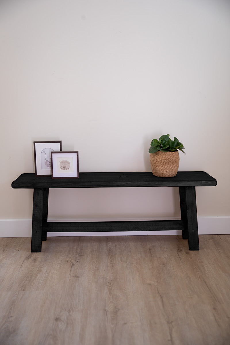 Zwart houten bankje Bee van Baan Woods