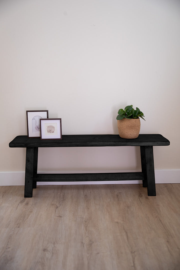 Zwart houten bankje Bee van Baan Woods