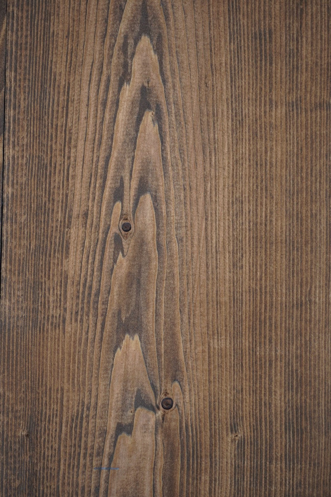 Houten staaltje in de kleur donkerbruin van Baan Woods