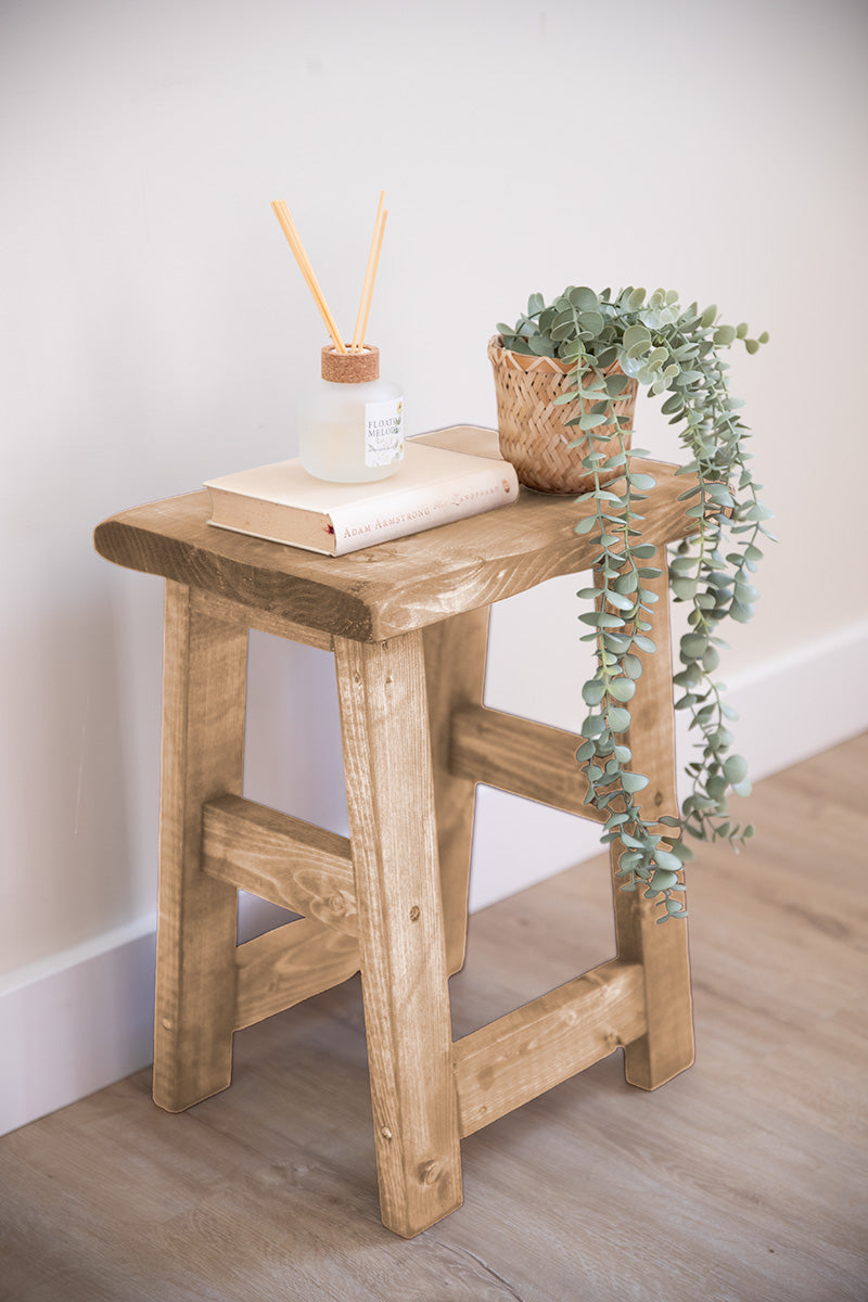 Houten kruk Bello lichtbruin, uniek en handgemaakt 