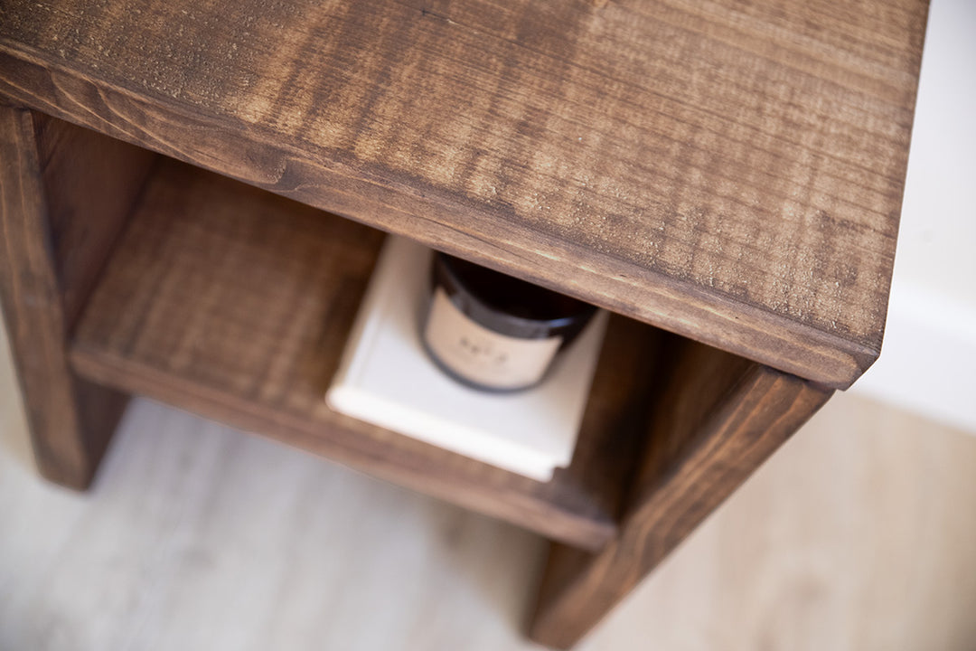 Nachtkastje Bed van Baan Woods, passend in ieder interieur