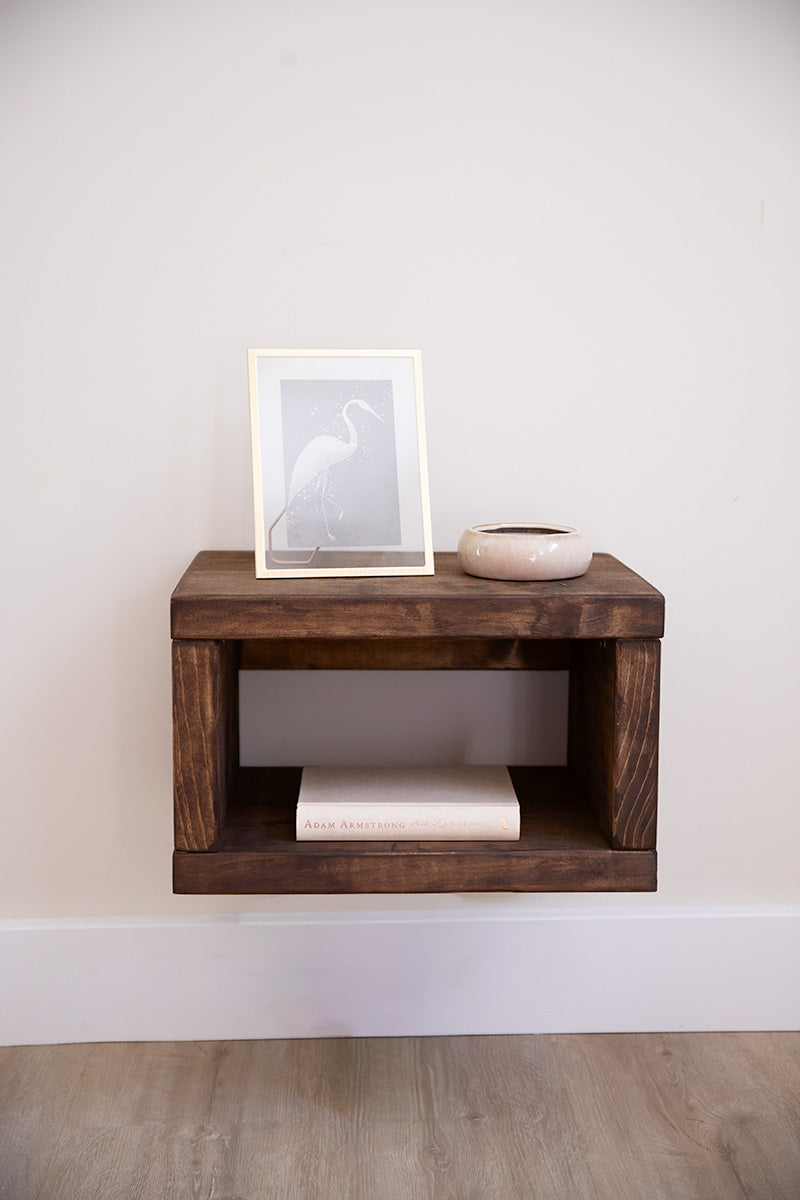 Nachtkastje Wolk van Baan Woods in de kleur donkerbruin