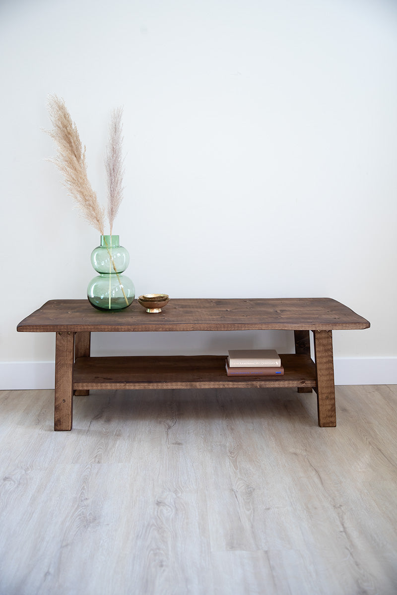 Donkerbruine houten salontafel Beer met tussenblad van Baan Woods