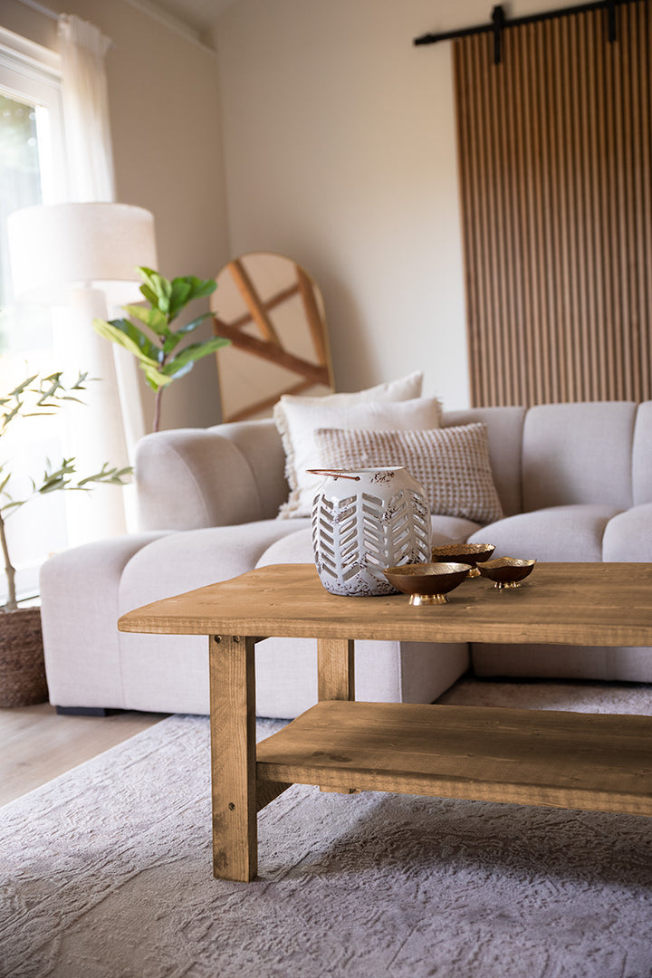 Robuuste houten salontafel met tussenblad van Baan Woods