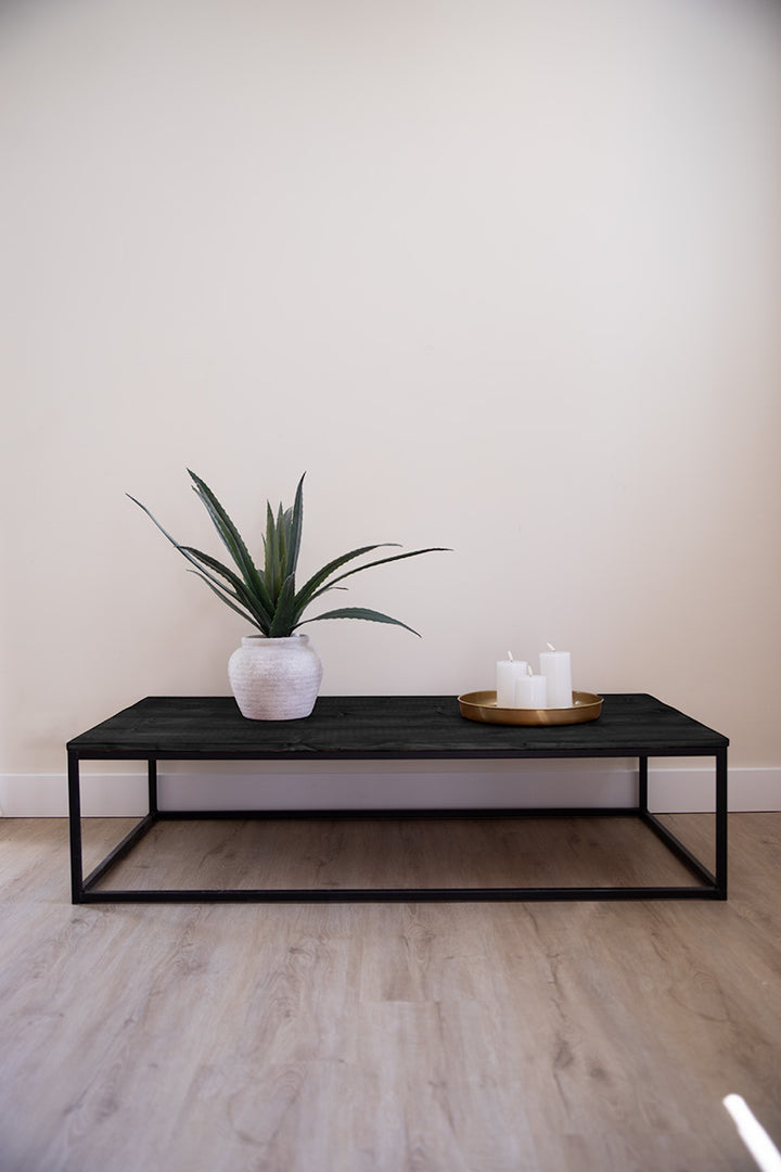 Salontafel in de kleur zwart, passend in ieder interieur