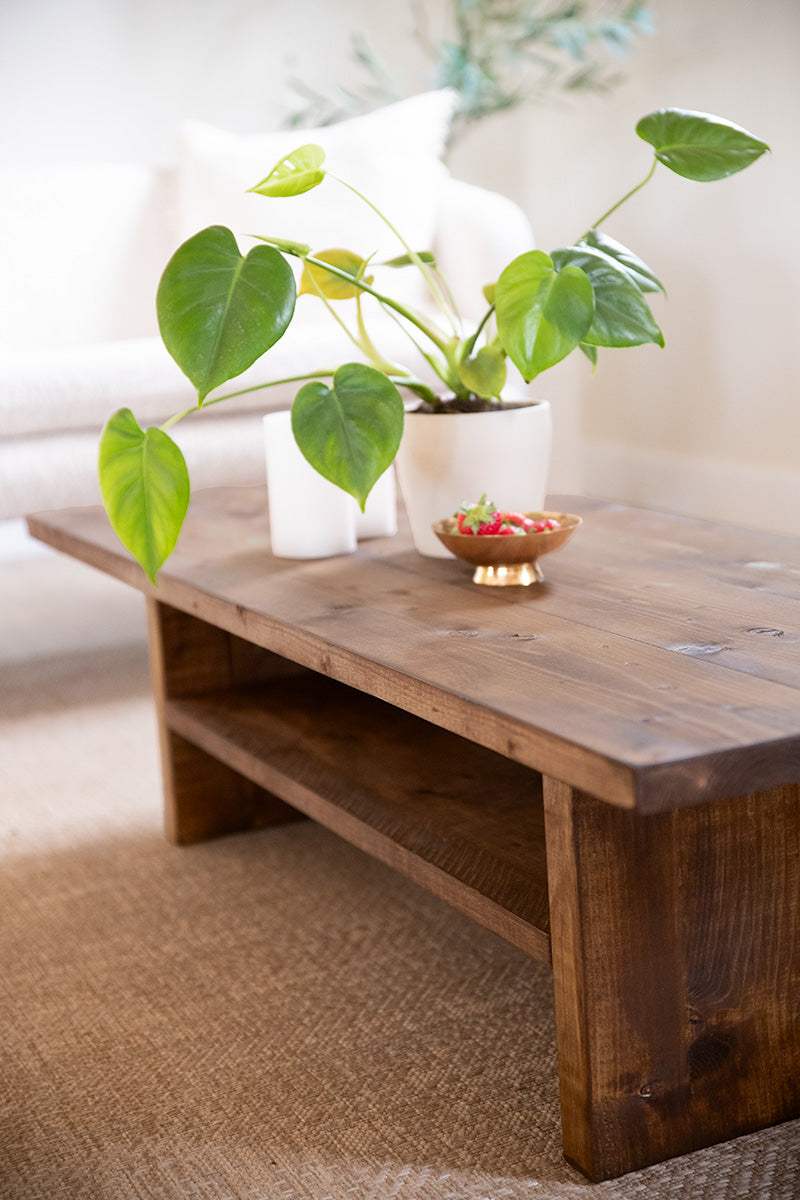Unieke houten salontafel met tussenblad, handgemaakt door Baan Woods