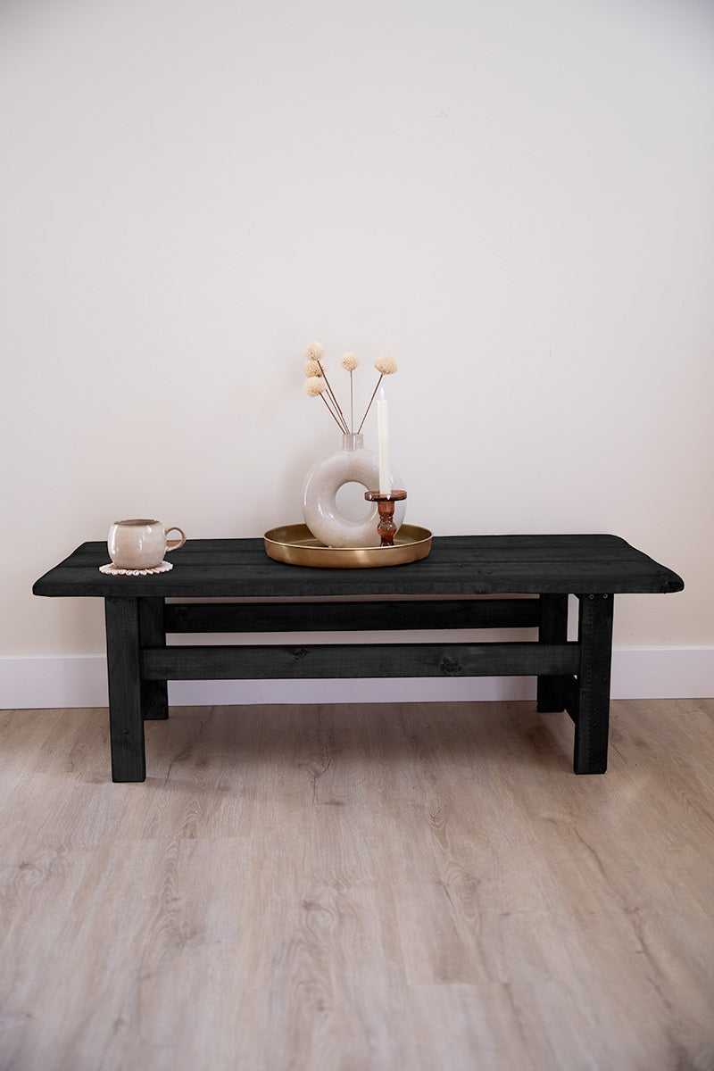 Zwarte houten salontafel Moos van Baan Woods