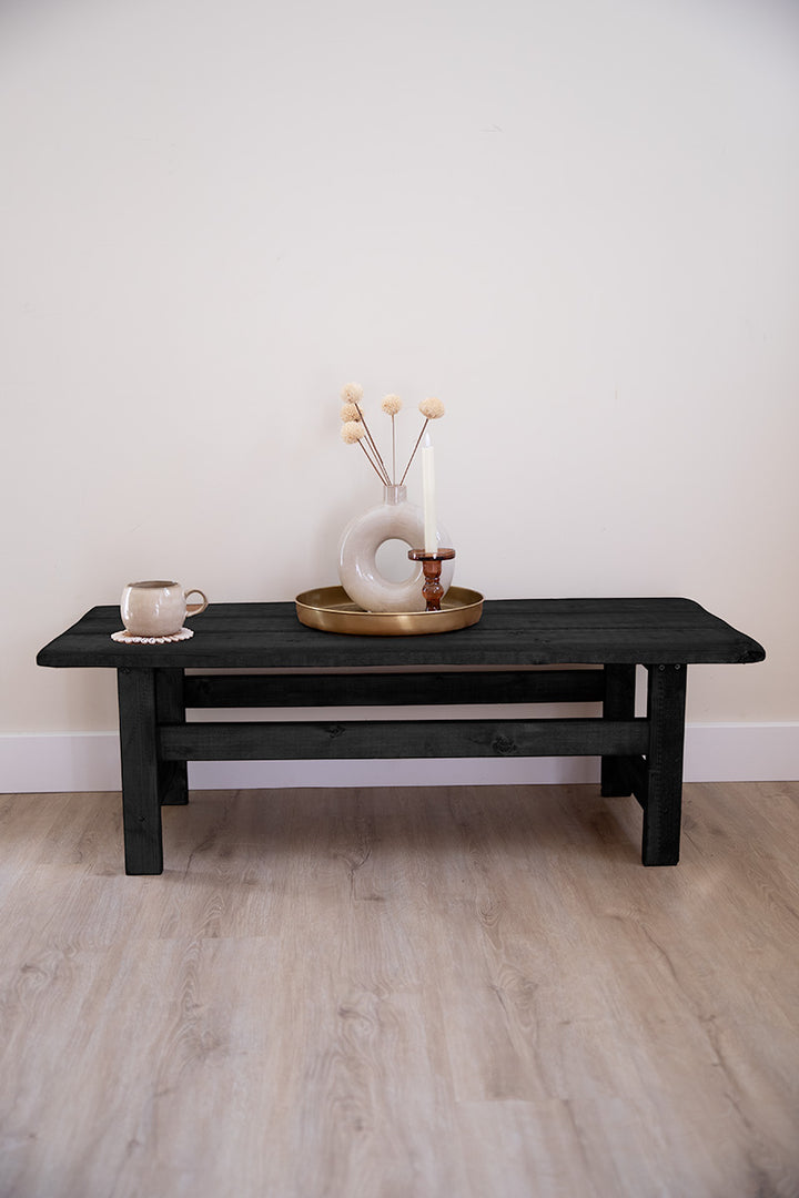 Zwarte houten salontafel Moos van Baan Woods