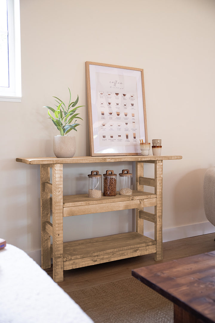 Massief houten sidetable met krachtige uitstraling, model Bruut