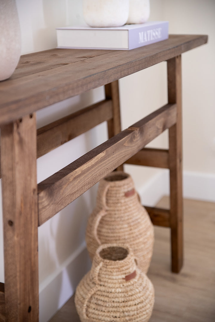 Duurzame houten sidetable Muze van Baan Woods 