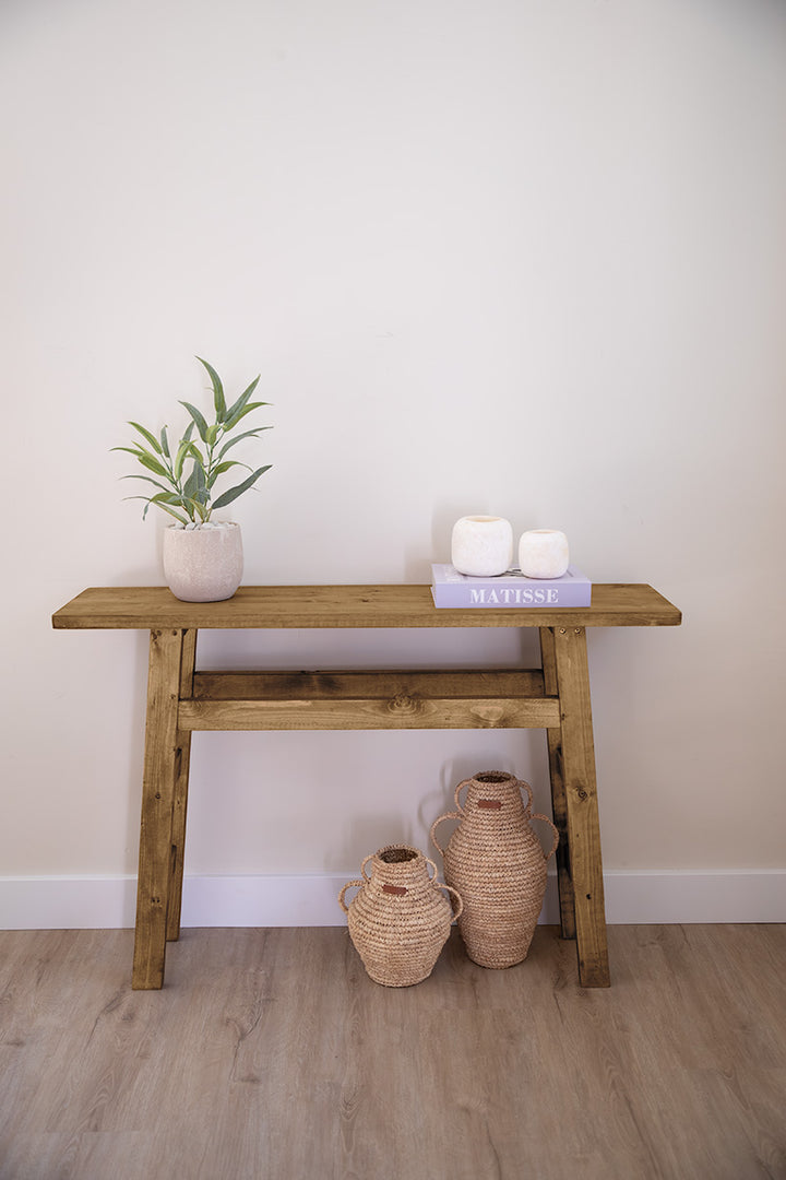 Bijzettafel Muze van Baan Woods in de kleur middenbruin