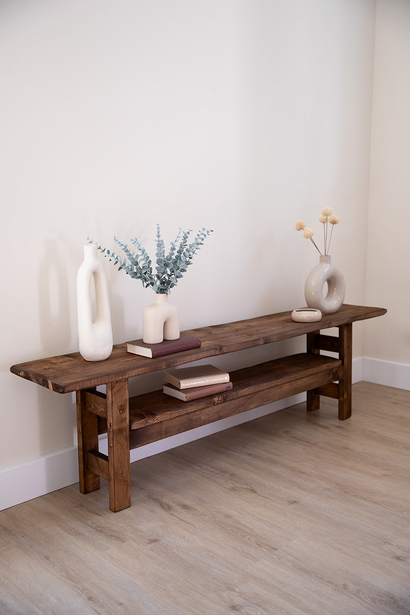 Donkerbruine houten sidetable Wolf van Baan Woods