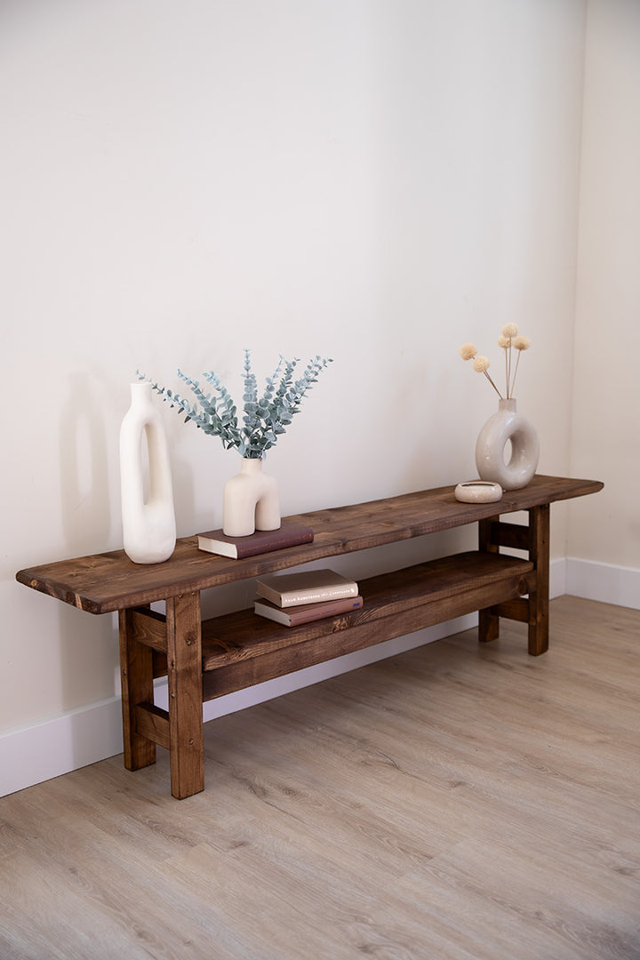 Donkerbruine houten sidetable Wolf van Baan Woods