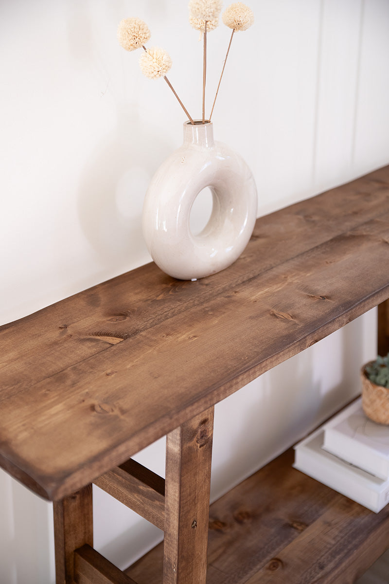 Sidetable Woods in donkerbruine kleur, ideaal voor al je accessoires 