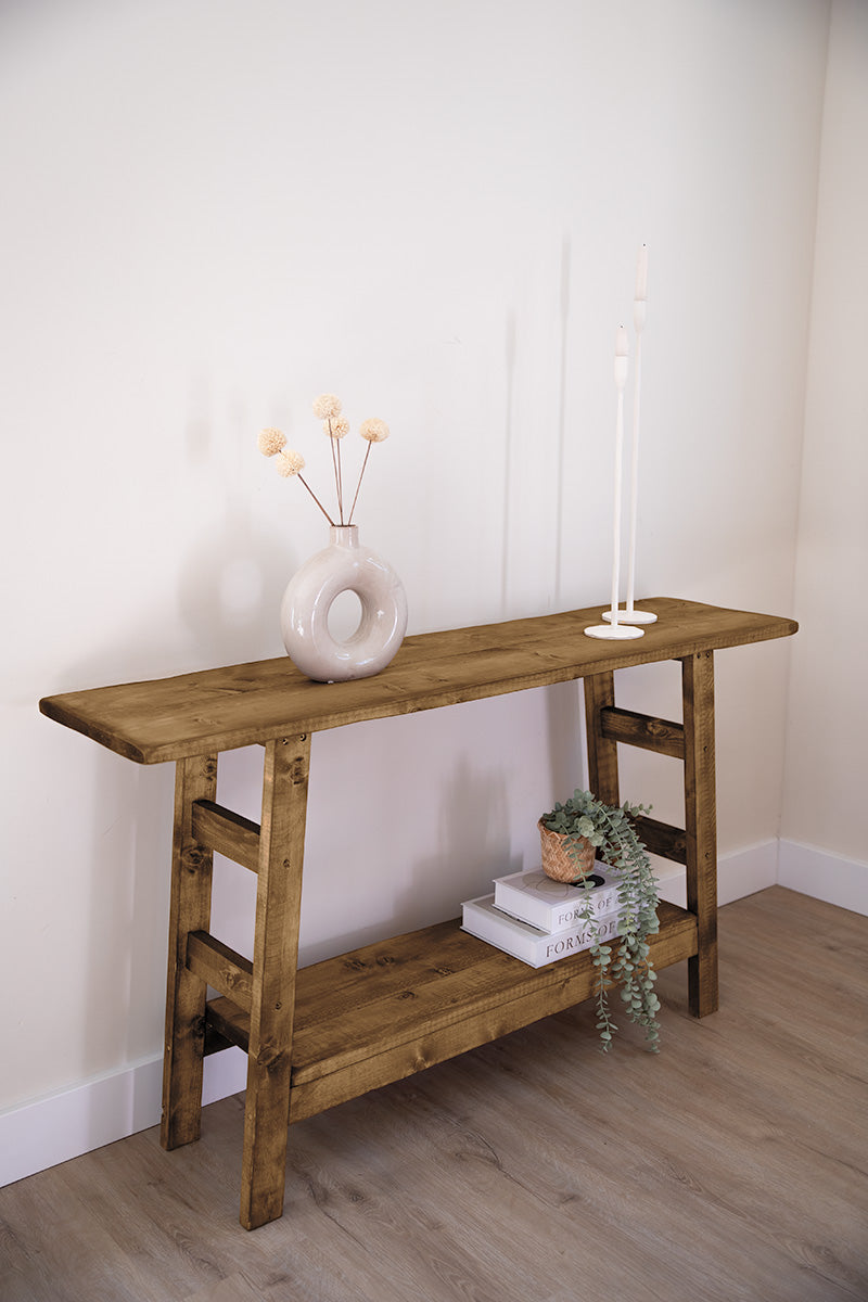 Sidetable Woods van Baan Woods met tussenplank, handig voor decoratie of opbergruimte