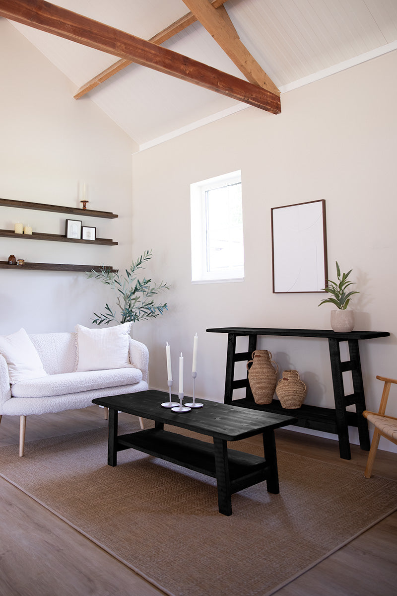 Zwarte houten meubels van Baan Woods, maatwerk mogelijk 