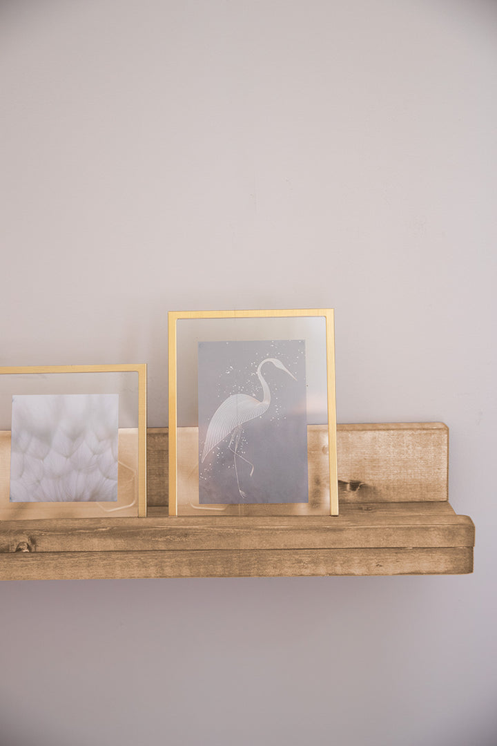 Lichtbruine houten wandplank van Baan Woods, op maat gemaakt