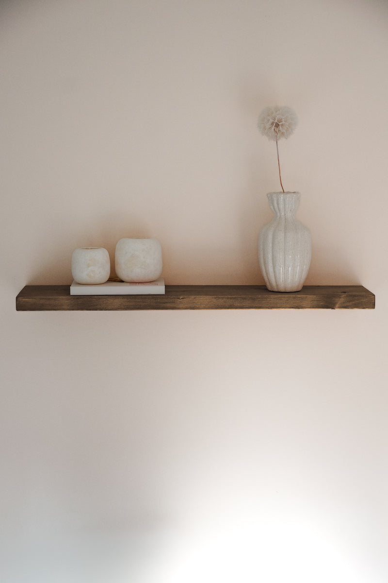 Houten wandplank Bay in de kleur donkerbruin