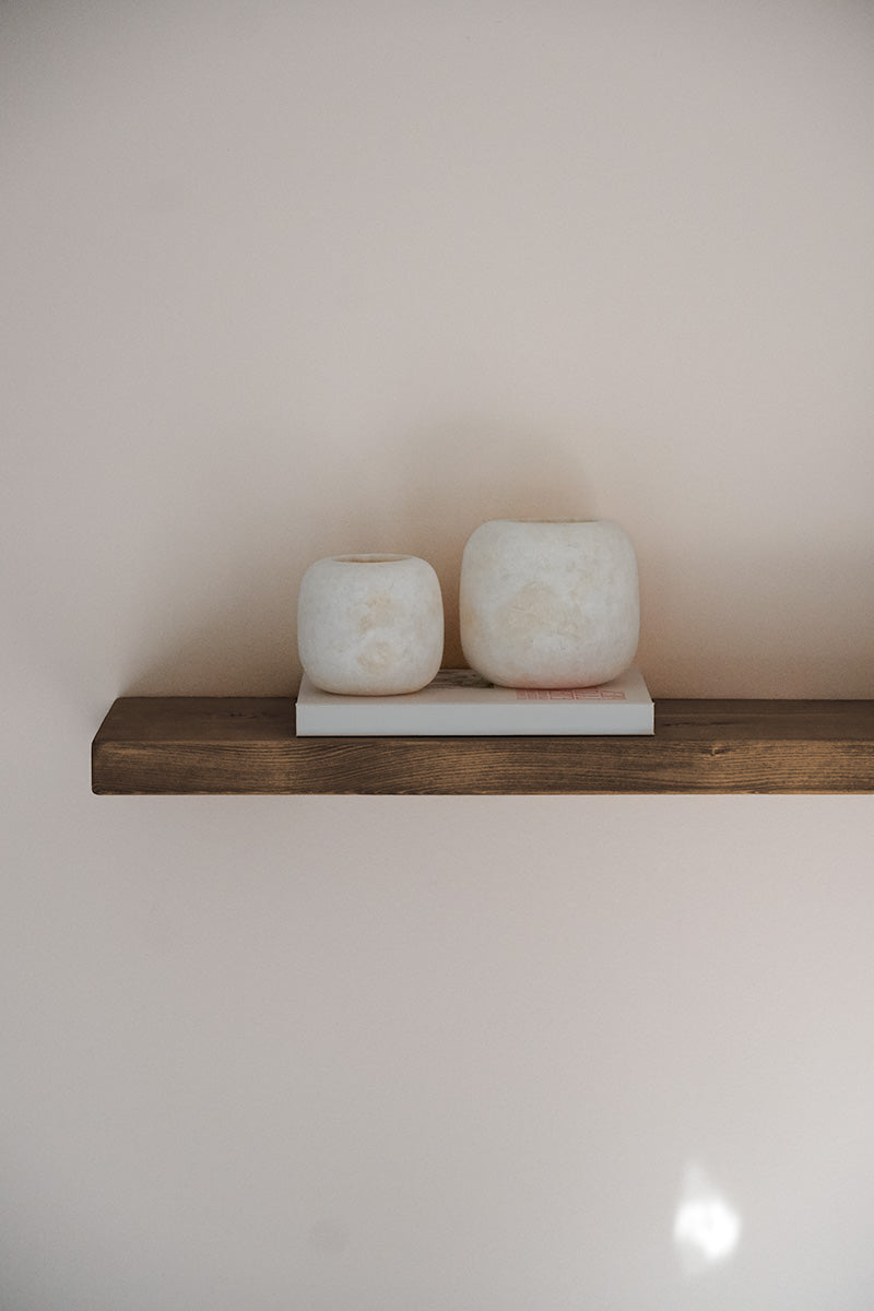 Houten wandplank Bay in de kleur donkerbruin