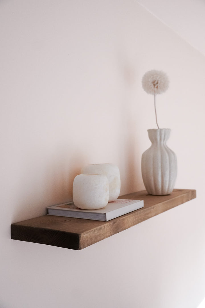 Houten wandplank Bay in de kleur middenbruin