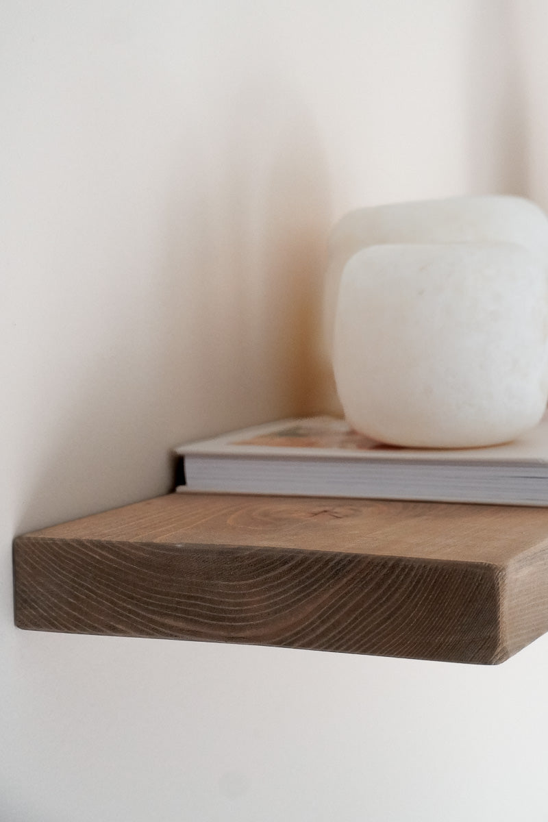 Detailfoto dikte van wandplank Bay